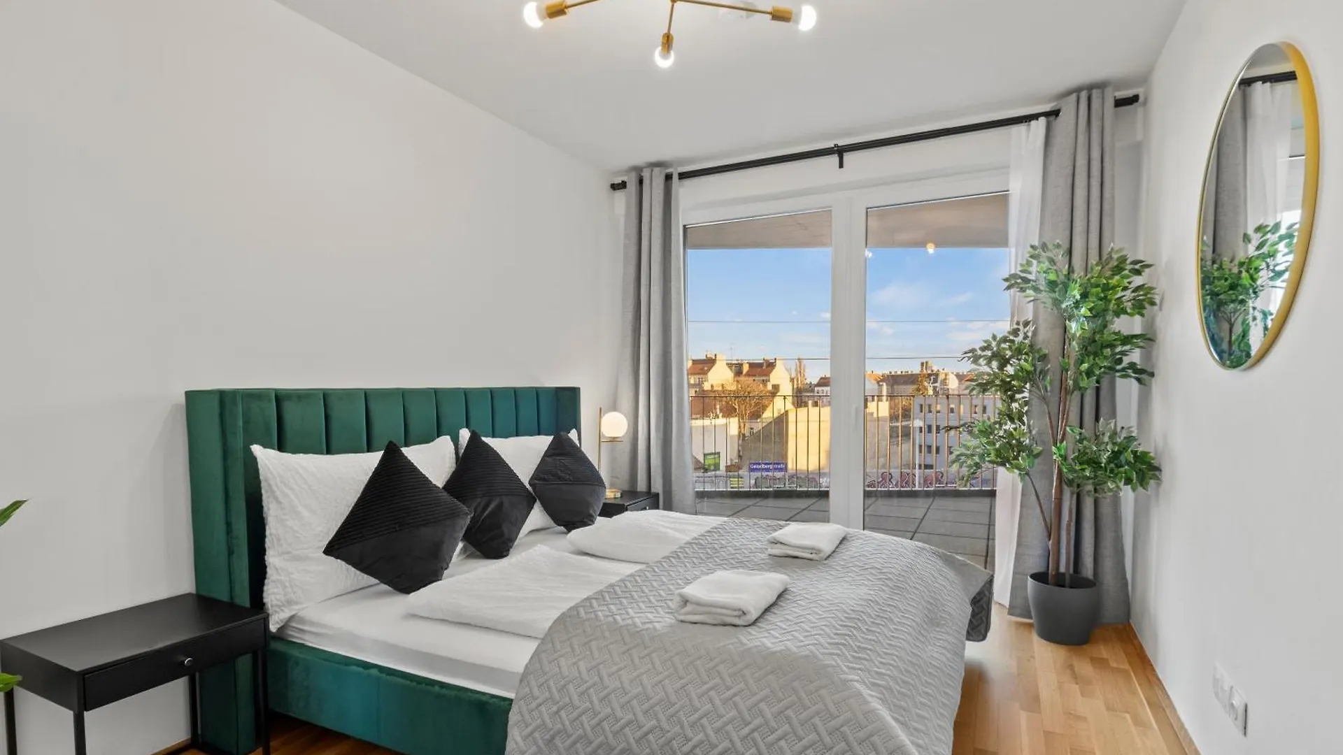 Balcony Apartment I Direct Connection To The Airport In 15 Min Viena