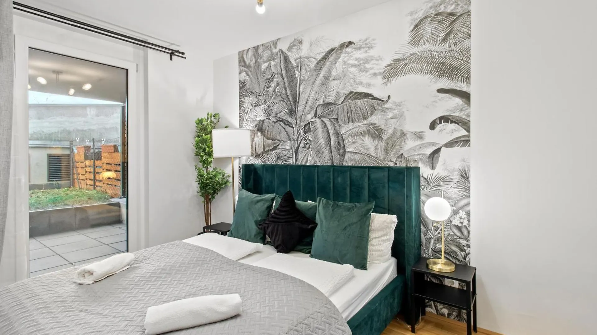 Balcony Apartment I Direct Connection To The Airport In 15 Min Vienna