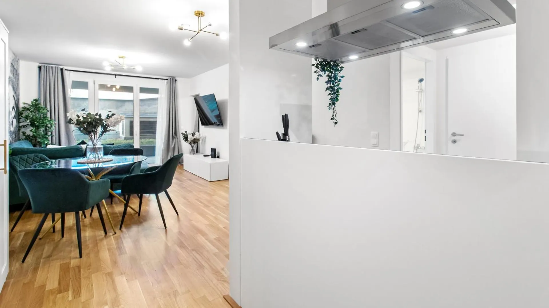 Balcony Apartment I Direct Connection To The Airport In 15 Min Vienna Austria