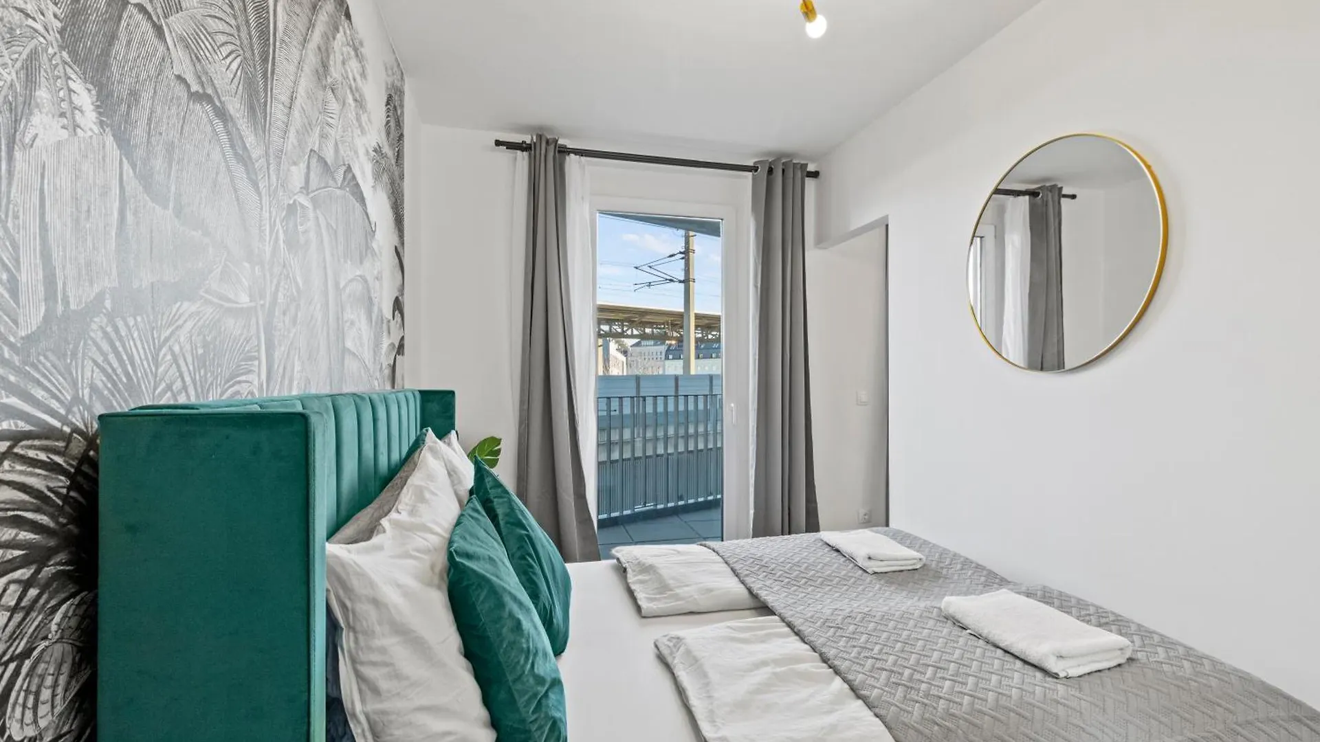 Balcony Apartment I Direct Connection To The Airport In 15 Min Vienna